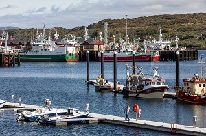 BATEAUX DE PECHEURS, PORT DE PECHE DE KILLYBEGS, COMTE DE DONEGAL, IRLANDE 