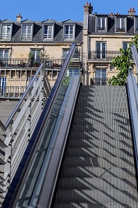 ESCALIER MECANIQUE DU PARC DES EXPOSITIONS DE LA PORTE DE VERSAILLES, PARIS (75), FRANCE 