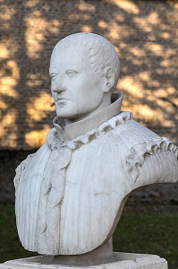 BUSTE DE SAINT CLAUDE DE LA COLOMBIERE (1641-1682), PRETRE JESUITE ET ECRIVAIN SPIRITUEL CANONISE EN 1992, CHAPELLE JESUITE DE LA COLOMBIERE, PARAY-LE-MONIAL (71), FRANCE 