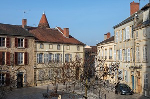 PLACE LAMARTINE, PARAY-LE-MONIAL (71), FRANCE 