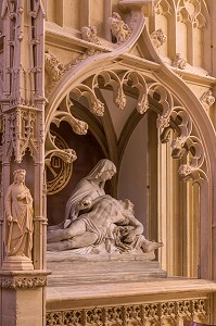 CHAPELLE GOTHIQUE DU XVEME SIECLE AVEC LA PIETA DU XIXEME SIECLE, FAMILLE SEIGNEURIALE DE DAMAS DIGOINE, BASILIQUE DU SACRE COEUR ET CLOITRE, PARAY-LE-MONIAL (71), FRANCE 