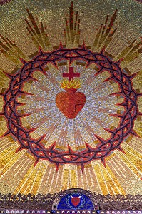 LE COEUR DU CHRIST EN MOSAIQUE, CHAPELLE DU MONASTERE DE LA VISITATION DITES DES APPARITIONS CONSTRUITE 1633, PARAY-LE-MONIAL (71), FRANCE 