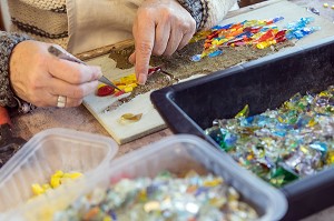 ATELIER, COURS ET STAGE, MAISON CONTEMPORAINE DE LA MOSAIQUE 'M COMME MOSAIQUE', PARAY-LE-MONIAL (71), FRANCE 