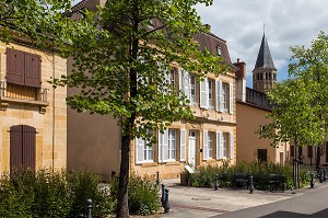 ANCIEN HOTEL PARTICULIER, RUE DU DOCTEUR GRIVEAUD, PARAY-LE-MONIAL (71), FRANCE 