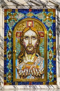 PORTRAIT DE JESUS CHRIST, MOSAIQUE DES FRERES MAUMEJEAN, CHAPELLE JESUITE DE LA COLOMBIERE, PARAY-LE-MONIAL (71), FRANCE 