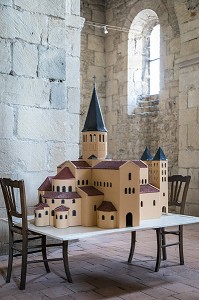 MAQUETTE DE LA BASILIQUE DU SACRE COEUR, PARAY-LE-MONIAL (71), FRANCE 
