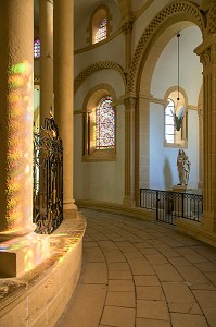 DEAMBULATOIRE DE LA BASILIQUE DU SACRE COEUR, PARAY-LE-MONIAL (71), FRANCE 