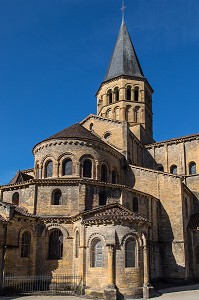 CHEVET DE LA BASILIQUE ROMANE DU SACRE COEUR, PARAY-LE-MONIAL (71), FRANCE 