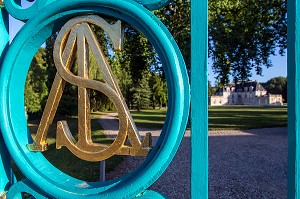 ALS, INITIALES ENTRELACEES DES PROPRIETAIRES ANNE DE MONTMORENCY ET LOUIS DE SULLY, GRILLE DU CHATEAU D'ACQUIGNY (27), FRANCE 