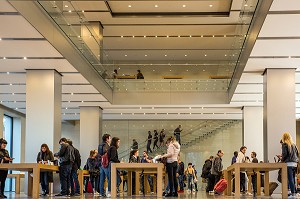 APPLE CENTER PASSEIG DE GRACIA, PLACA DE CATALUNYA, BARCELONE, CATALOGNE, ESPAGNE 