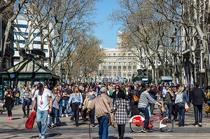 FOULE ET ALLEES BONDEES DES RAMBLAS, LA RAMBLA, BARCELONE, CATALOGNE, ESPAGNE 