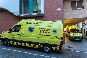 AMBULANCE DES URGENCES MEDICALES (AMBULANCIA), BARCELONE, CATALOGNE, ESPAGNE 