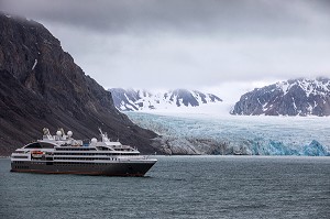 GLACIER DU 14 JUILLET, BAIE DU ROI DECOUVERTE PAR ALBERT 1ER DE MONACO, SPITZBERG, SVALBARD, OCEAN ARCTIQUE, NORVEGE 