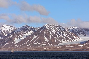 VILLAGE DE NY ALESUND, LOCALITE LA PLUS AU NORD DU MONDE (78 56N), SPITZBERG, SVALBARD, OCEAN ARCTIQUE, NORVEGE 