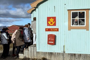 BUREAU DE POSTE DU VILLAGE DE NY ALESUND, LOCALITE LA PLUS AU NORD DU MONDE (78 56N), SPITZBERG, SVALBARD, OCEAN ARCTIQUE, NORVEGE 