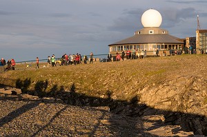 CENTRE COMMERCIAL A L'ENTREE DU SITE TOURISTIQUE DU CAP NORD, VILLAGE DE NORDKAPP, FINNMARK, OCEAN ARCTIQUE, NORVEGE 