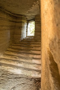 RUINES D'UN MONASTERE PRES DE SAIGNON (84), FRANCE 