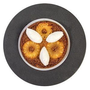 FINANCIER AU RHUM ET ANANAS, RECETTE DU CHEF ETOILE LAURENT CLEMENT, ATELIER DE CUISINE DU COURS GABRIEL, MARCHE DE SAISON, CHARTRES (28), FRANCE 