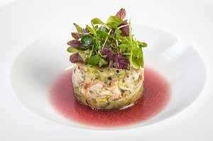 PARMENTIER A L’ARAIGNEE DE MER, RECETTE DU CHEF ETOILE LAURENT CLEMENT, ATELIER DE CUISINE DU COURS GABRIEL, MARCHE DE SAISON, CHARTRES (28), FRANCE 