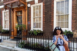 FACADE D'UNE MAISON LONDONIENNE, LONDRES, GRANDE-BRETAGNE, EUROPE 