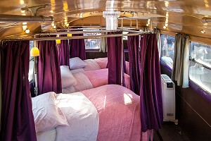 INTERIEUR DU MAGICOBUS, STUDIO TOUR LONDON, THE MAKING OF HARRY POTTER, WARNER BROS, LEAVESDEN, ROYAUME UNI 