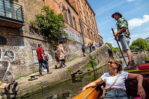 BALADE EN BARQUE SUR LE REGENT'S CANAL, LONDRES, GRANDE-BRETAGNE, EUROPE 