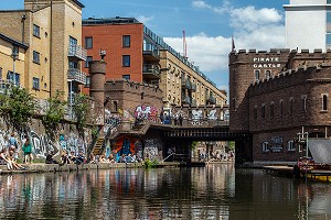 CHATEAU DE PIRATE CASTLE, BORD DU REGENT'S CANAL, LONDRES, GRANDE-BRETAGNE, EUROPE 