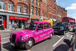 CIRCULATION RUE LONDONIENNE, CAMDEN HIGHT STREET, LONDRES, GRANDE-BRETAGNE, EUROPE 