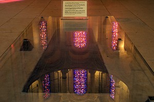 TOMBEAU DE LA REINE MATHILDE DANS LE CHOEUR DE L'EGLISE ABBATIALE DE LA TRINITE, ABBAYE AUX DAMES FONDEE AU XI EME SIECLE PAR LA REINE MATHILDE DE FLANDRE EPOUSE DE GUILLAUME LE CONQUERANT, CAEN (14), FRANCE 