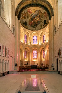 TOMBEAU DE LA REINE MATHILDE DANS LE CHOEUR DE L'EGLISE ABBATIALE DE LA TRINITE, ABBAYE AUX DAMES FONDEE AU XI EME SIECLE PAR LA REINE MATHILDE DE FLANDRE EPOUSE DE GUILLAUME LE CONQUERANT, CAEN (14), FRANCE 