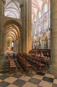 VUE DU CHOEUR GOTHIQUE XII EME SIECLE DEPUIS LE TRANSEPT NORD, EGLISE ABBATIALE SAINT-ETIENNE DE L'ABBAYE AUX HOMMES FONDEE AU XI EME SIECLE PAR GUILLAUME LE CONQUERANT ET RECONSTRUIT AU XVIII EME SIECLE, CAEN (14), FRANCE 