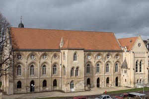 PALAIS DUCAL DE LA FIN DU XIII EME SIECLE, ABBAYE AUX HOMMES FONDEE AU XI EME SIECLE PAR GUILLAUME LE CONQUERANT ET RECONSTRUIT AU XVIII EME SIECLE, CAEN (14), FRANCE 