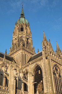 TOUR CENTRALE DE LA CATHEDRALE NOTRE-DAME DE BAYEUX (14), FRANCE 