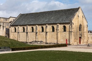 SALLE DE L'ECHIQUIER, CHATEAU DE CAEN CONSTRUIT VERS 1060 (XI EME SIECLE) PAR GUILLAUME LE CONQUERANT, RESIDENCE DES DUCS DE NORMANDIE, CAEN (14), FRANCE 