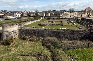 L'ANCIEN DONJON, CHATEAU DE CAEN CONSTRUIT VERS 1060 (XI EME SIECLE) PAR GUILLAUME LE CONQUERANT, RESIDENCE DES DUCS DE NORMANDIE, CAEN (14), FRANCE 