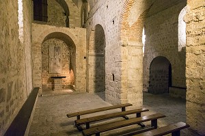 EGLISE PREROMANE NOTRE-DAME-SOUS-TERRE DU X EME SIECLE, ABBAYE DU MONT-SAINT-MICHEL (50), FRANCE 