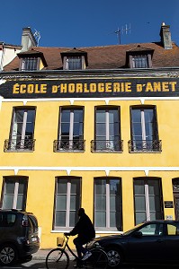 ANCIENNE ECOLE D'HORLOGERIE D'ANET, FONDEE EN 1871 PAR ALBERT BEILLARD, PUIS REPRISE PAR GABRIEL MOREAU, RUE PARISIS, VILLE DE DREUX, EURE-ET-LOIR (28), FRANCE