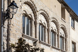 FENETRES DE LA MAISON ROMANE DU XII EME SIECLE, VILLE DE DREUX, EURE-ET-LOIR (28), FRANCE 