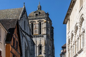 MAISON ROMANE DU XII EME SIECLE PRES DE L'EGLISE SAINT-PIERRE, VILLE DE DREUX, EURE-ET-LOIR (28), FRANCE 