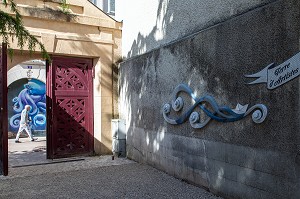 ENTREE DE L'HOTEL DE MONTULE, PROPRIETE DE LA VILLE TRANSFORME EN MAISON DES ARTS, VILLE DE DREUX, EURE-ET-LOIR (28), FRANCE 