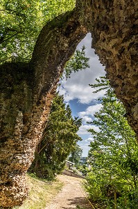 LA BRECHE HENRI IV DANS LE MUR D'ENCEINTE DU CHATEAU, VILLE DE DREUX, EURE-ET-LOIR (28), FRANCE 