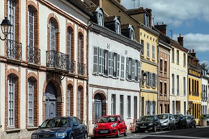 HOTEL DE SALVAT-DUHALDE, CONSTRUIT AU XVIIIEME SIECLE, PATRIMOINE CLASSE MONUMENT HISTORIQUE EN 2001, 49 RUE PARISIS, VILLE DE DREUX, EURE-ET-LOIR (28), FRANCE 