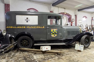 AMBULANCE DELAHAYE DE 1930, TYPE 112, MUSEE RETRO MOBILE DROUAIS, DREUX, EURE-ET-LOIR (28), FRANCE 