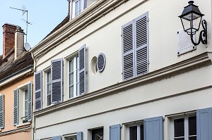 FACADE DE LA MAISON VICTOR-HUGO, 16, RUE GODEAU, VILLE DE DREUX, EURE-ET-LOIR (28), FRANCE 