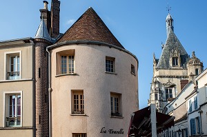 TOURELLE HENNEQUIN, ANCIENNE PORTE D''ENTREE DE LA VILLE, 6 RUE PORTE CHARTRAINE, VILLE DE DREUX, EURE-ET-LOIR (28), FRANCE 