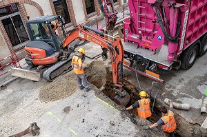 TRAVAUX D'ASSAINISSEMENT DE LA VILLE, VERNEUIL-SUR-AVRE (27), FRANCE 