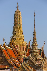 WAT PHRA KAEO OU TEMPLE DU BOUDDHA D'EMERAUDE, SITUE DANS L'ENCEINTE DU PALAIS ROYAL, BANGKOK, THAILANDE, ASIE 