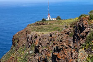 LE PHARE DE PONTA DO PARGO, ILE DE MADERE, PORTUGAL 