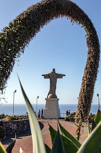 STATUE DU CHRIST-ROI DE GARAJAU, ILE DE MADERE, PORTUGAL 