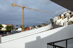GRUE, TRAVAUX PUBLICS, CANICO, ILE DE MADERE, PORTUGAL 